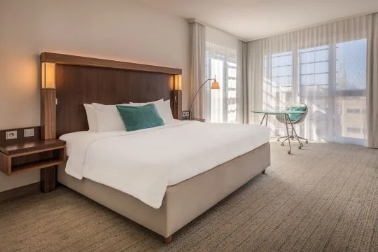 Courtyard By Marriott Koln (hover)